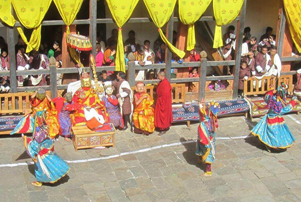 Jakkar Dzong festival dancers