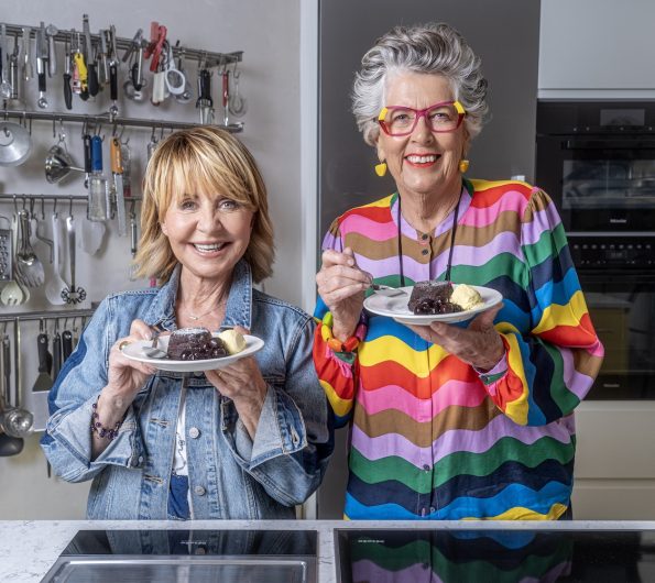 Warm Chocolate Puddle Cakes with Lulu